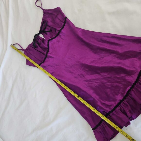Vintage silky milkmaid slip dress with ruffles ✦ purple and black mini night gow - Picture 13 of 14